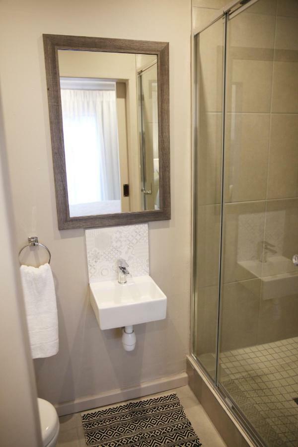 Eden Guesthouse B&B Dana Bay Екстер'єр фото